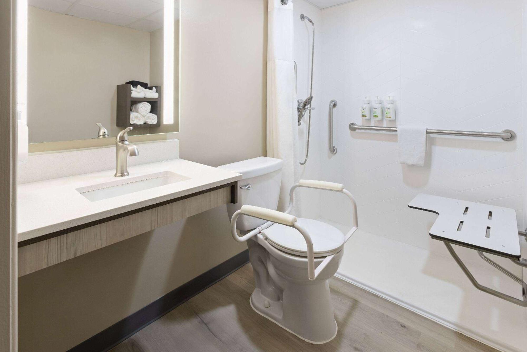 فندق Ramada By Wyndham بارسيباني المظهر الخارجي الصورة