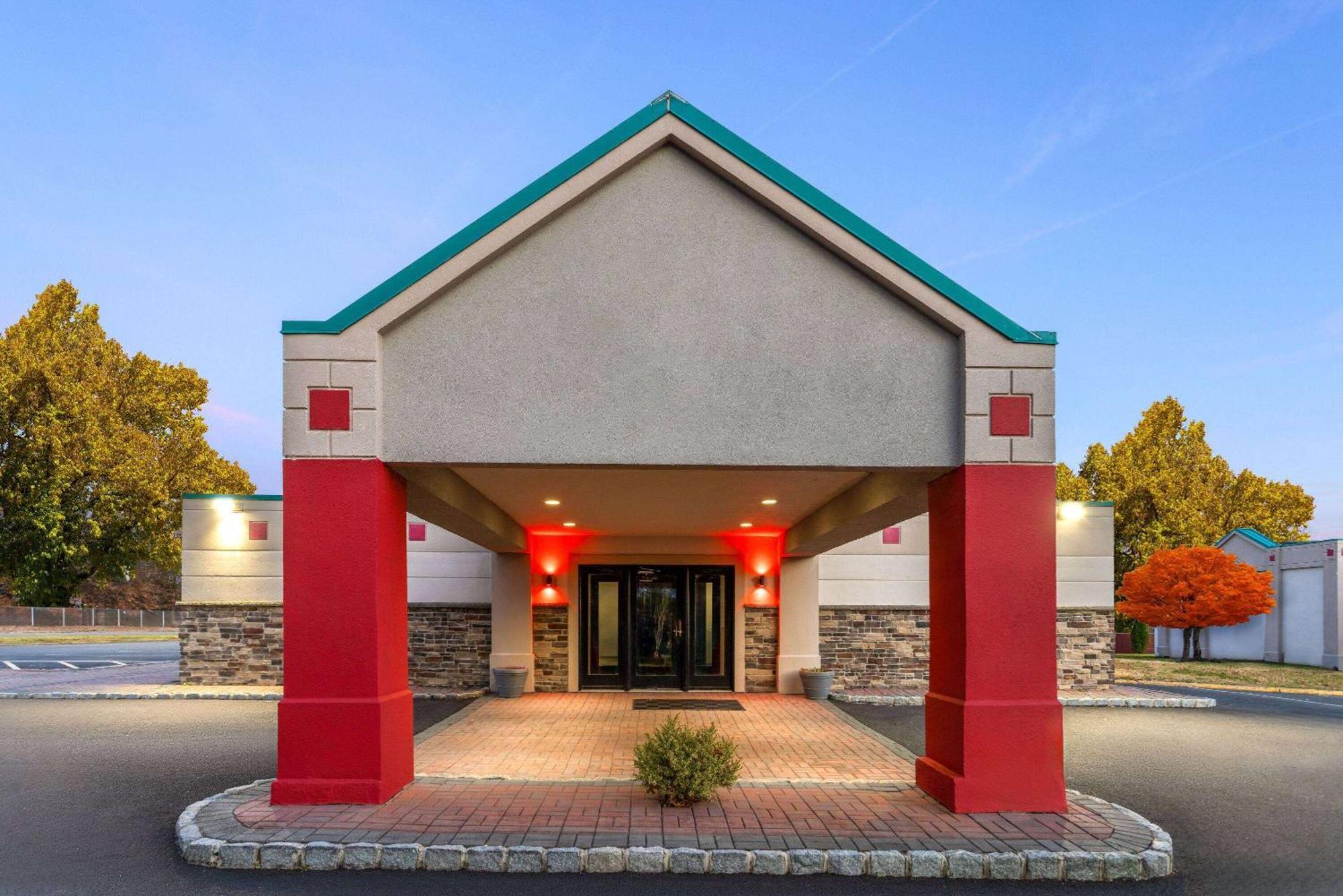فندق Ramada By Wyndham بارسيباني المظهر الخارجي الصورة